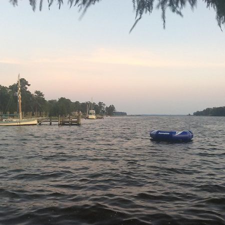 Bath Harbor Marina And Motel Bagian luar foto